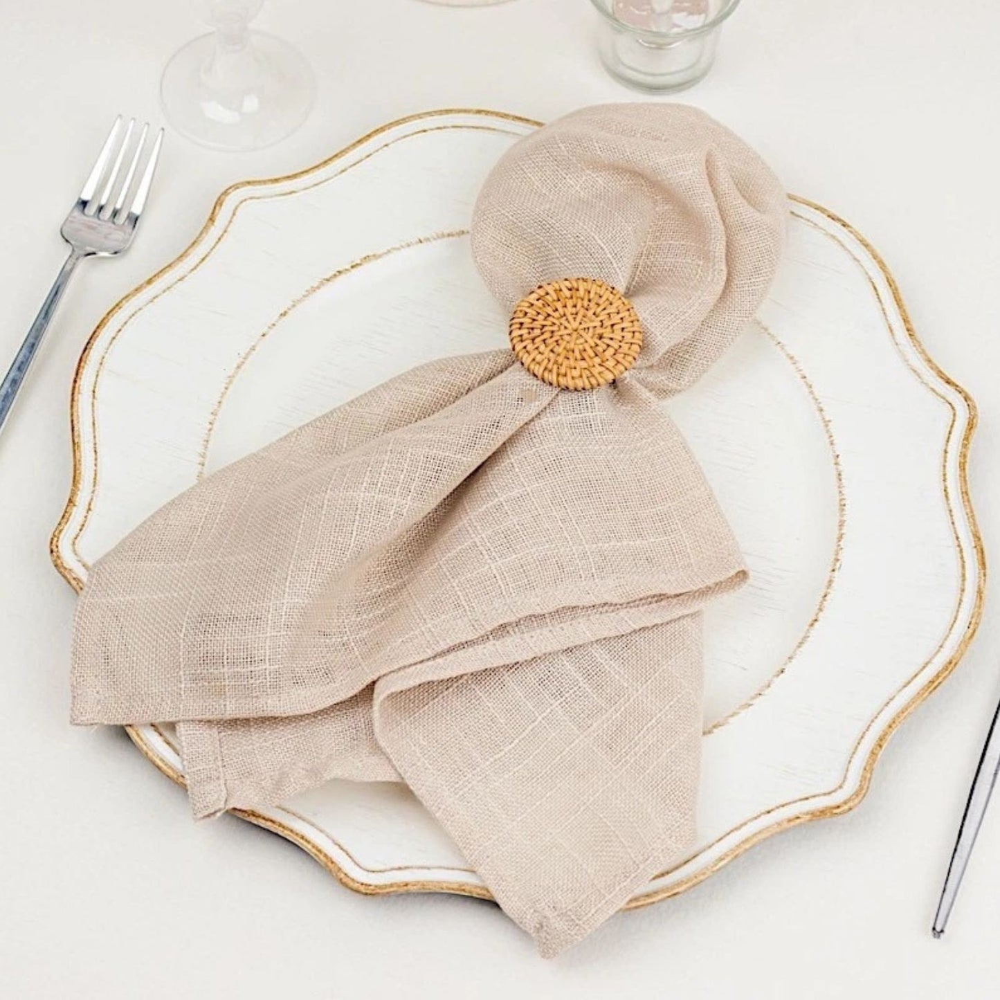 Home Collection Pack of 4 Natural Metal Napkin Rings with Woven Rattan Design 2"