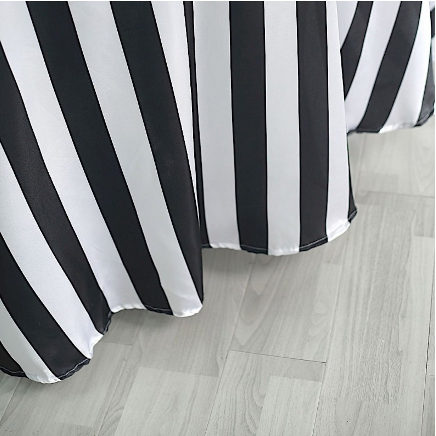 Home Collection Round Striped Satin Tablecloth 120"