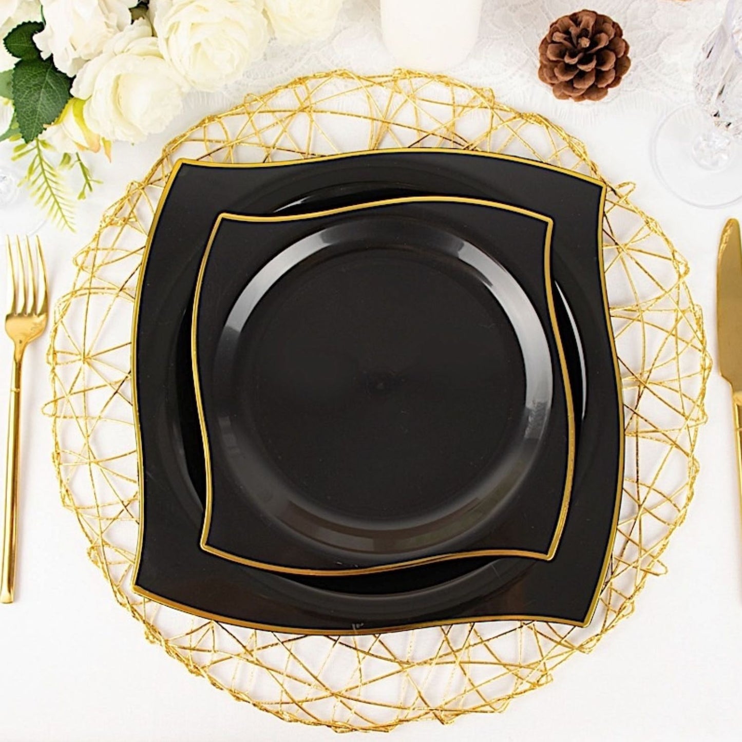 Home Collection Pack of 10 Square Plastic Salad Plates 10"