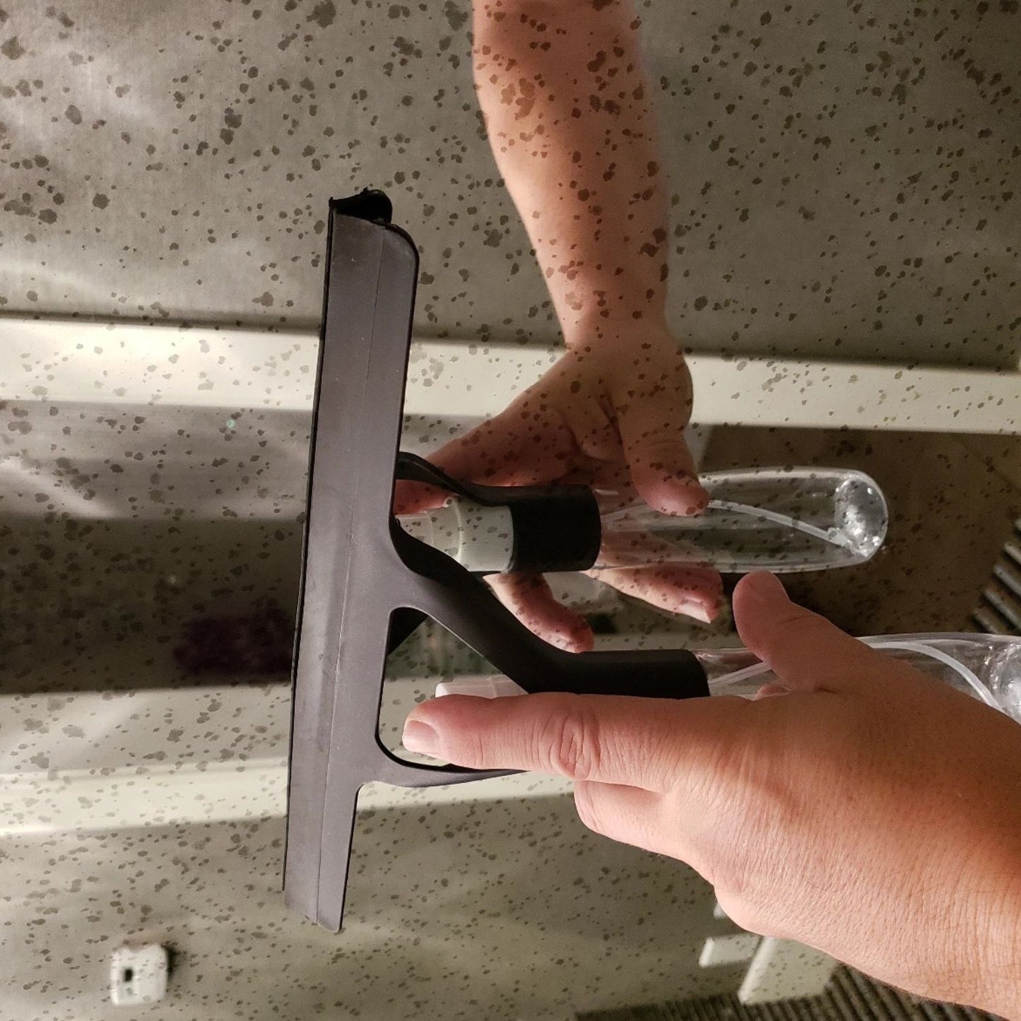 Home Collection Pack of 2 Spray Bottle Squeegee Window Cleaner