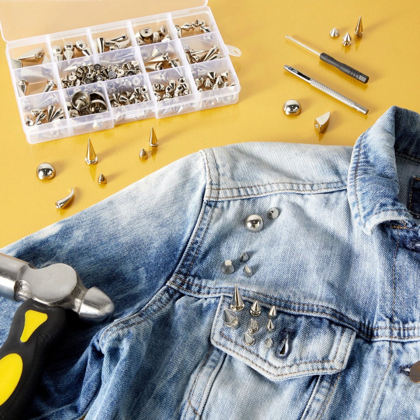 150-Piece Screw Spike Studs Kit