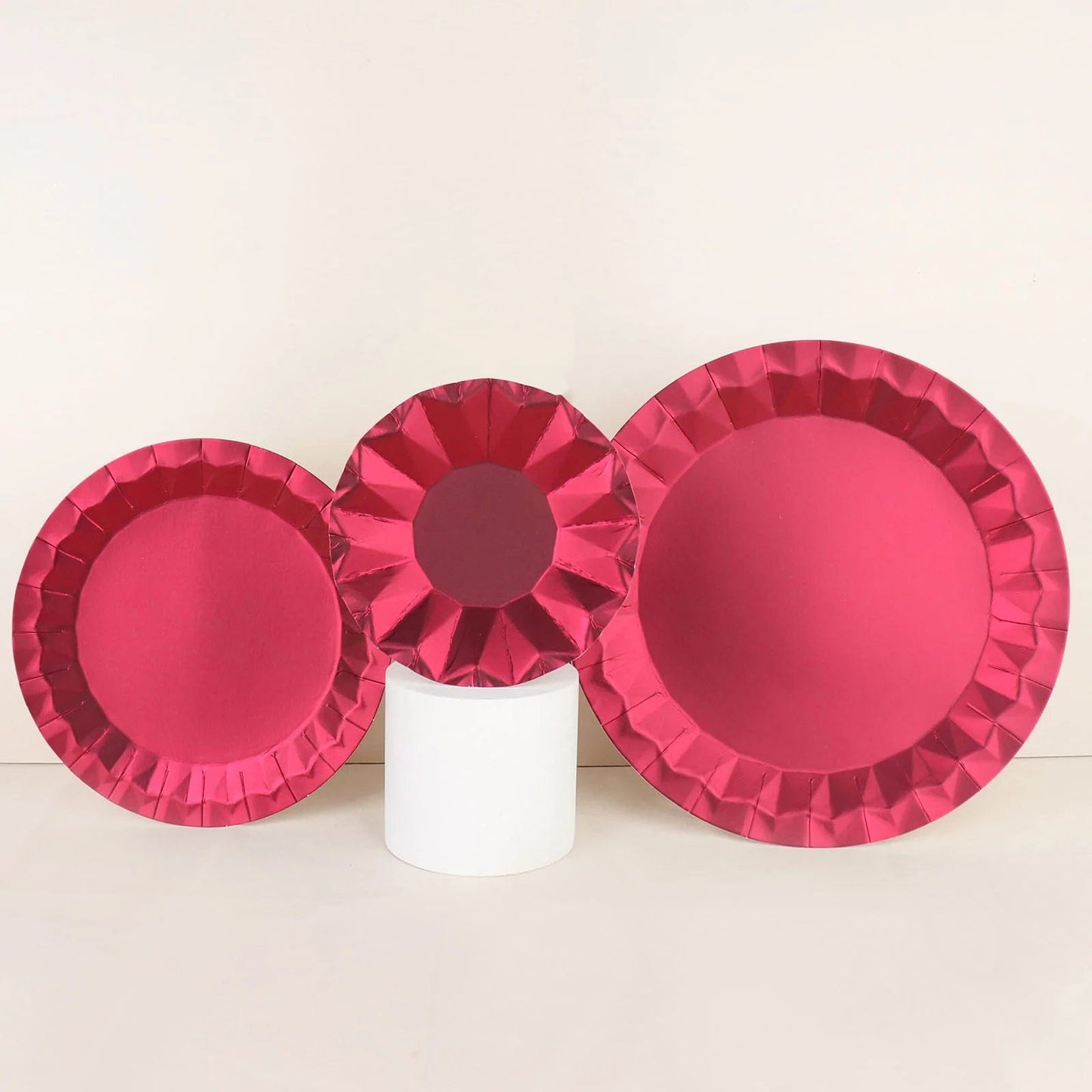 Home Collection 25-Pack 7-Inch Metallic Geometric Disposable Paper Salad Plates