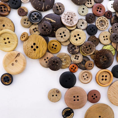 Home Collection 600-Piece Wooden Buttons for Crafts and Sewing