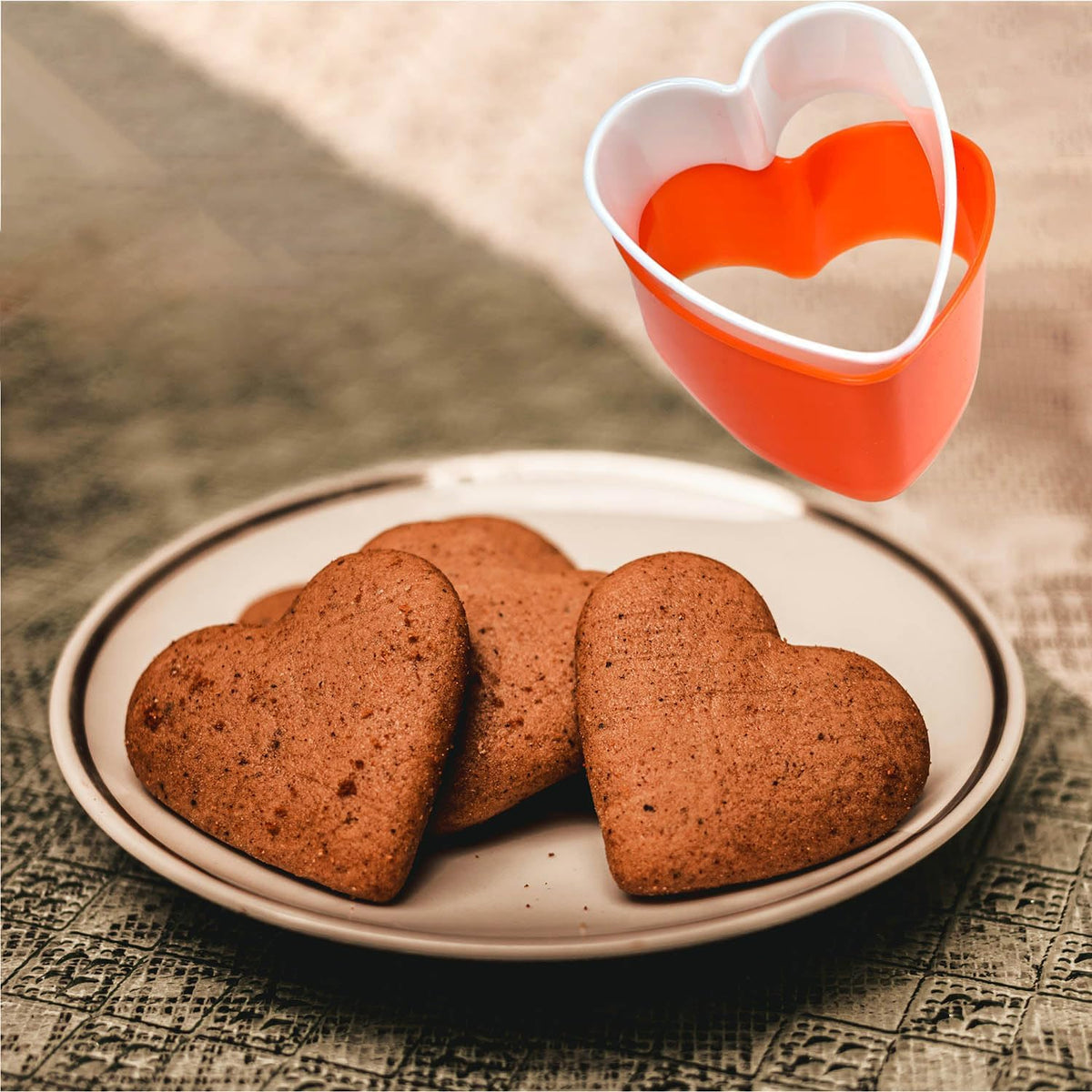 Home Collection Double-Sided Plastic Cookie Cutter Set Multi-Size Biscuit and Fruit Cutters