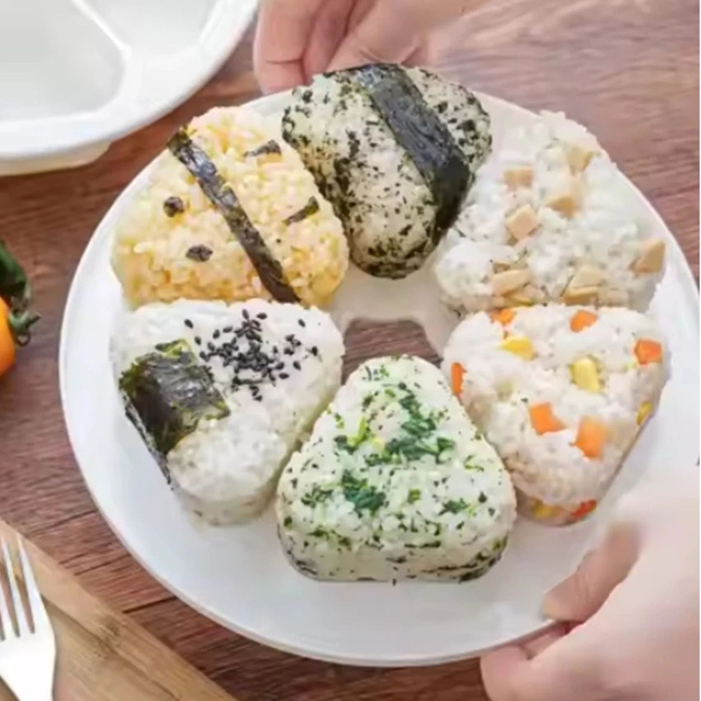 Home Collection 6 in 1 Onigiri Mold Set Multifunctional Triangle Sushi Rice Ball Maker