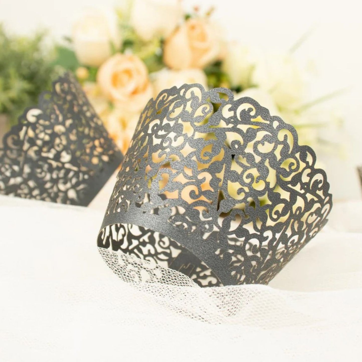 Home Collection Pack of 25 Laser Cut Lace Paper Cupcake Liners Muffin Wrappers