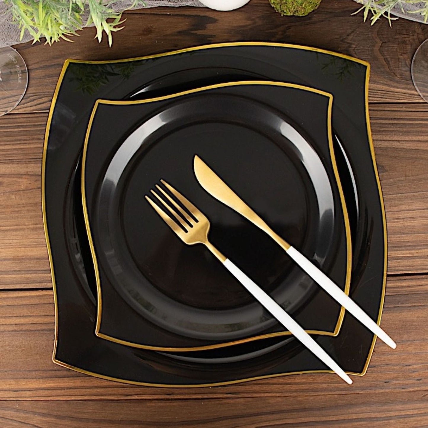 Home Collection Pack of 10 Square Plastic Salad Plates 10"