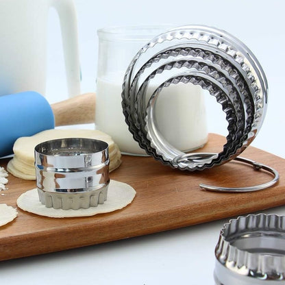 Home Collection Pack of 6 Fluted Cookie Cutter Set Double-Sided Stainless Steel Biscuit Cutters