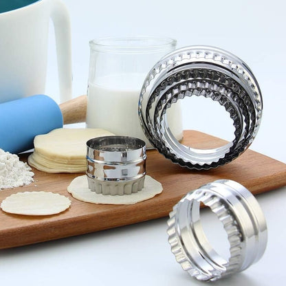 Home Collection Pack of 6 Fluted Cookie Cutter Set Double-Sided Stainless Steel Biscuit Cutters
