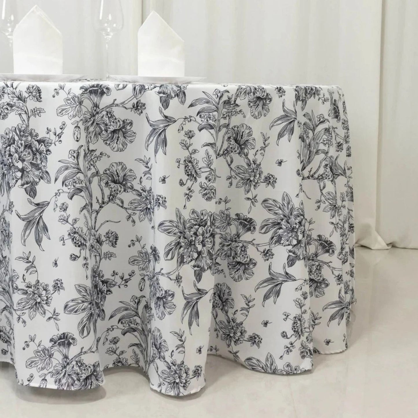 Home Collection Polyester Round Tablecloth 120 Inch