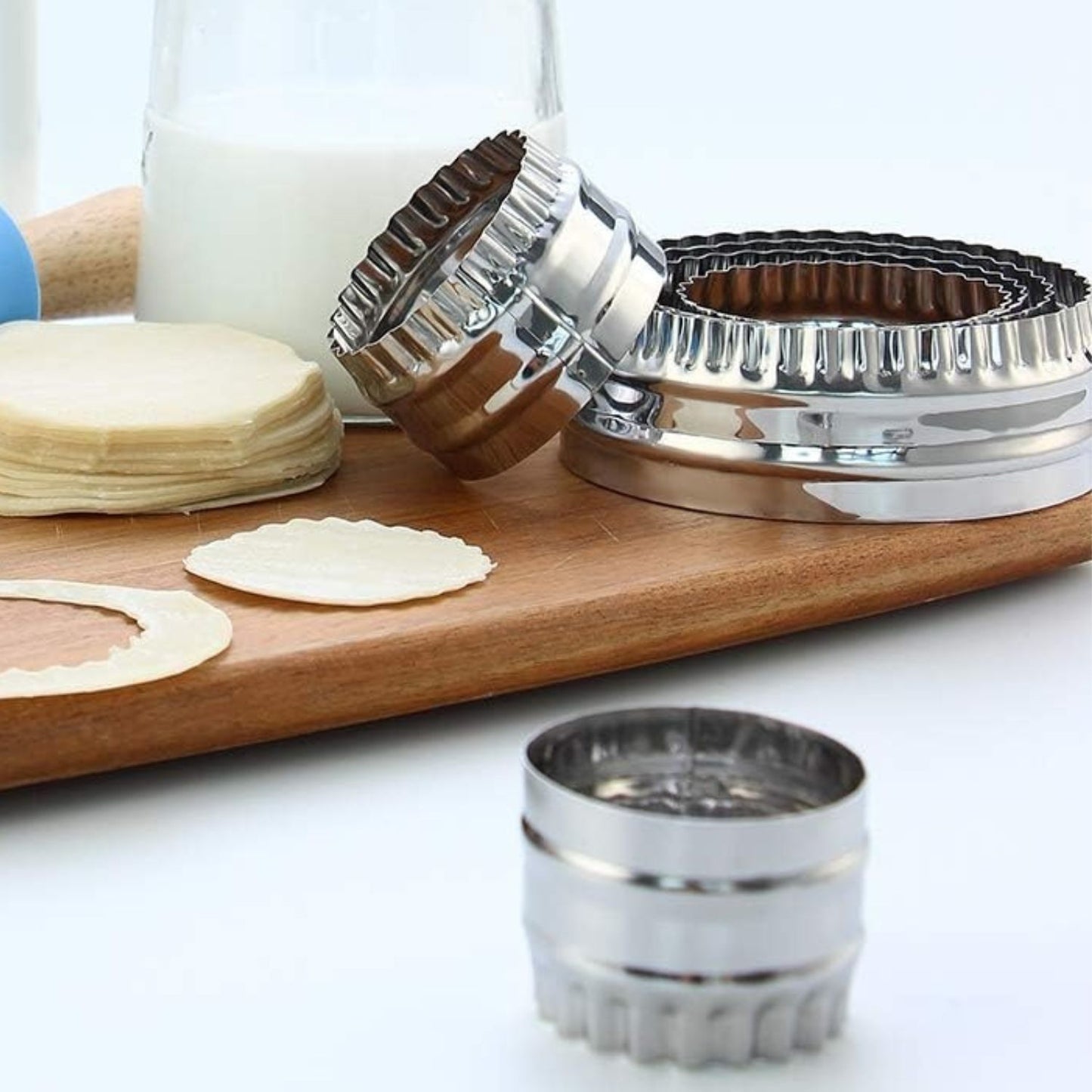 Home Collection Pack of 6 Fluted Cookie Cutter Set Double-Sided Stainless Steel Biscuit Cutters