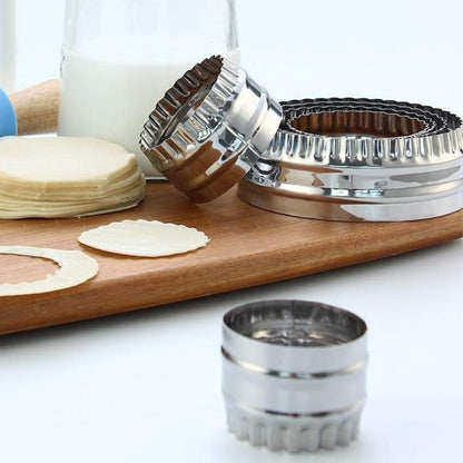 Home Collection Pack of 6 Fluted Cookie Cutter Set Double-Sided Stainless Steel Biscuit Cutters