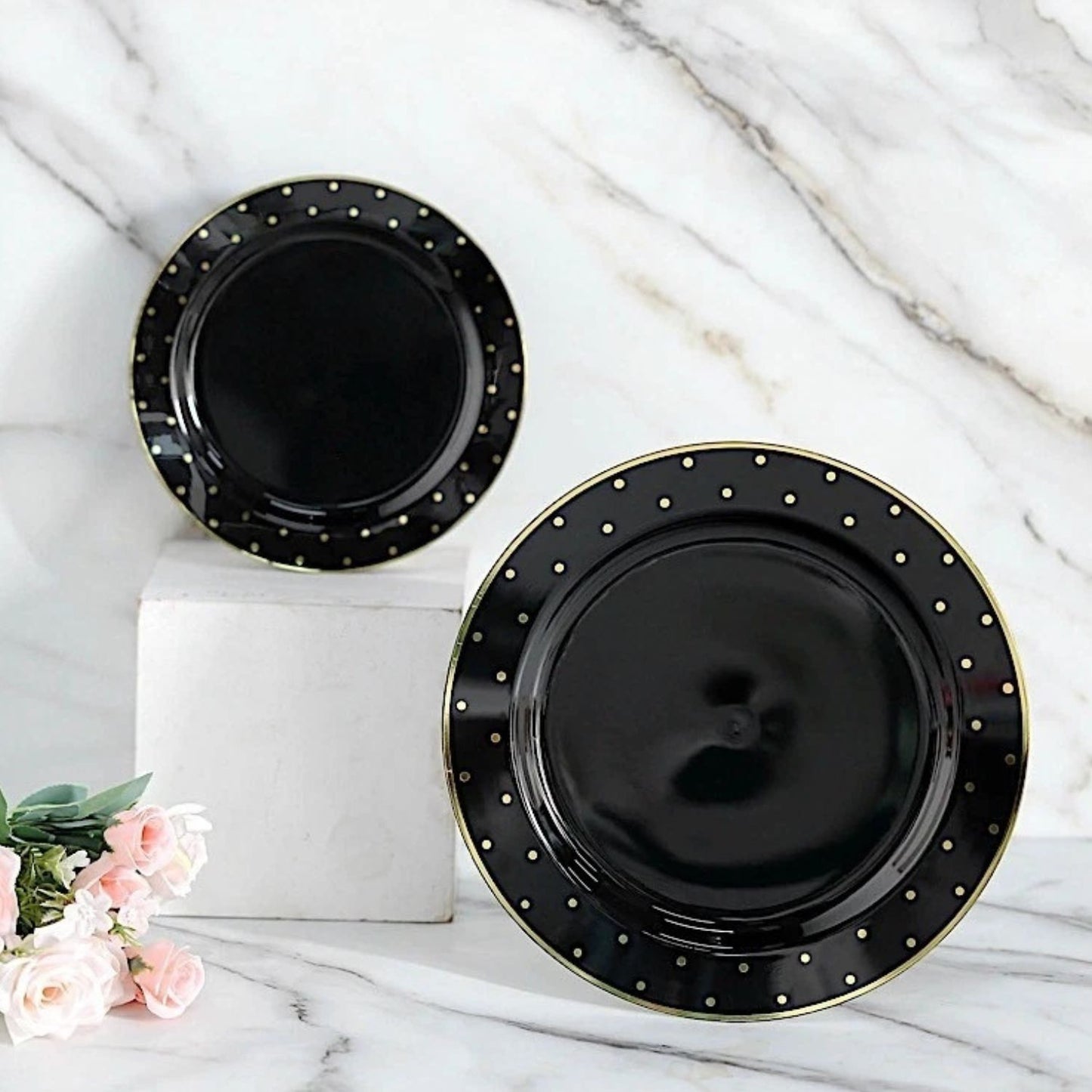 Home Collection Pack of 10 Black Plastic Dinner Plates with Gold Dotted Rim 10