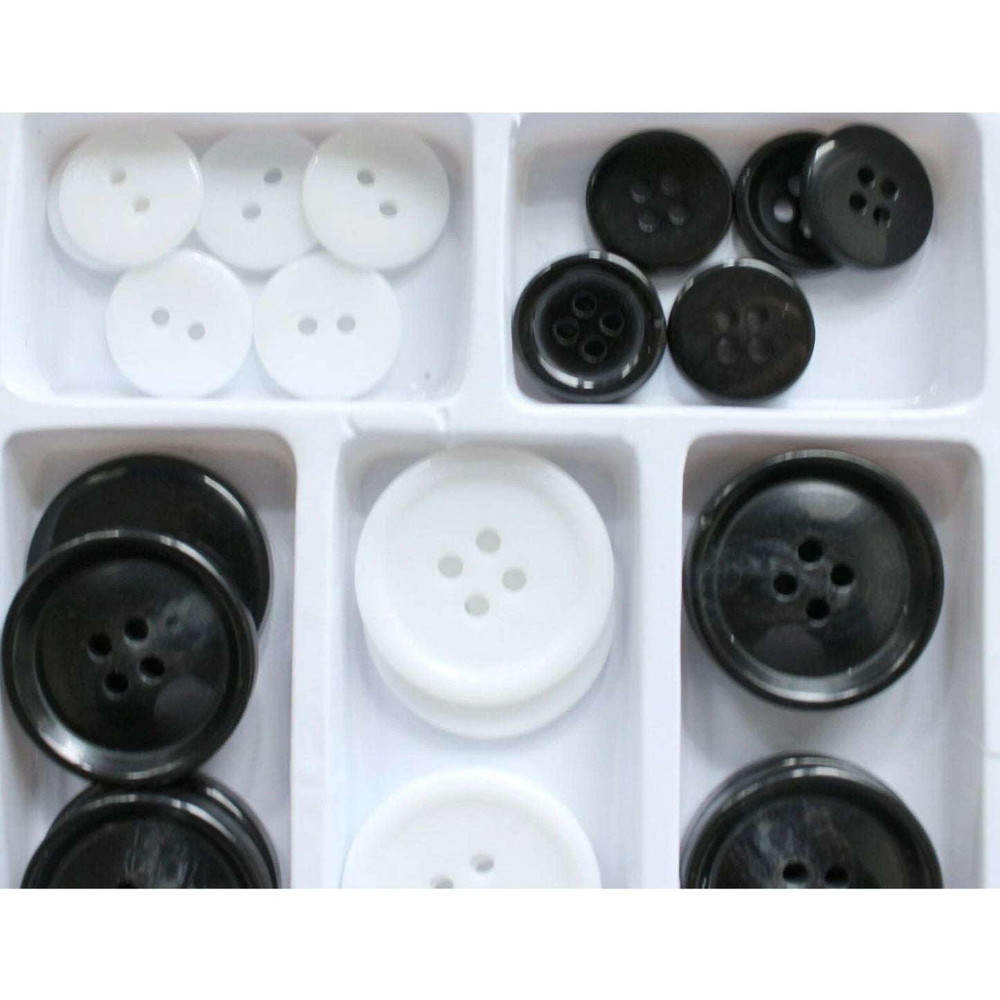 Home Collection 60 Pieces Assorted Sewing Buttons