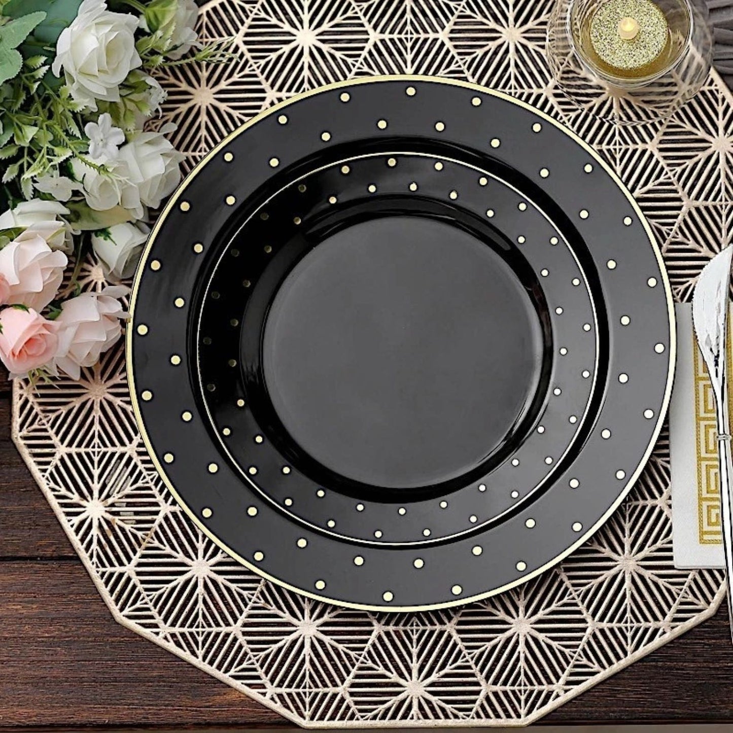 Home Collection Pack of 10 Black Plastic Dinner Plates with Gold Dotted Rim 10