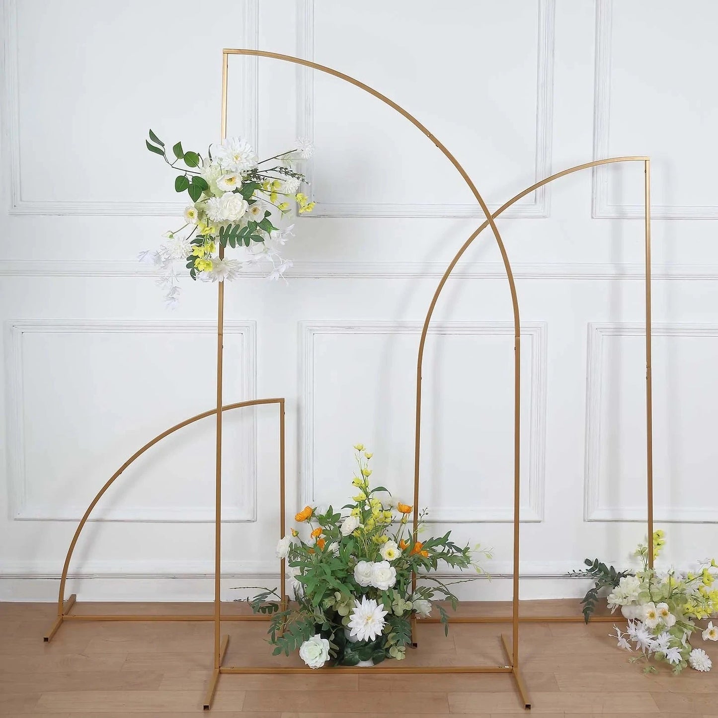 Home Collection Gold Half-Moon Metal Floral Display Frame 6 ft