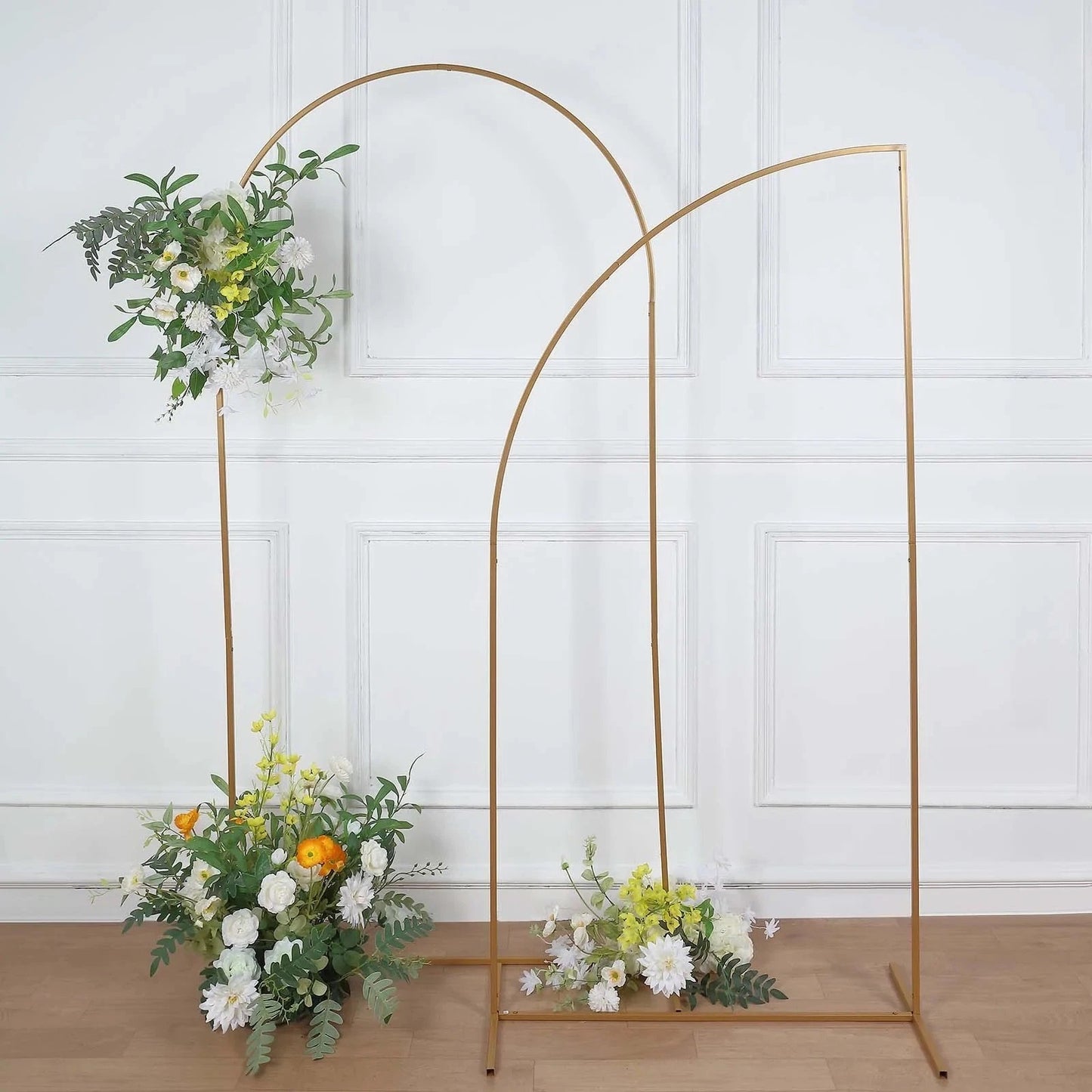 Home Collection Gold Half-Moon Metal Floral Display Frame 6 ft